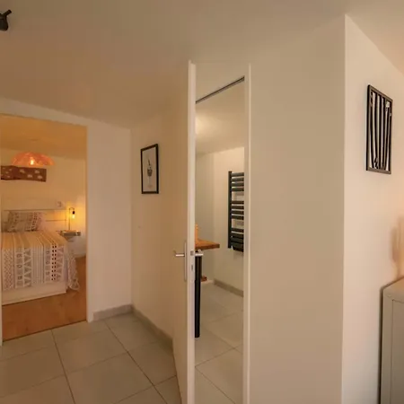 Renovated 2-room House With Garden Casa vacanze *