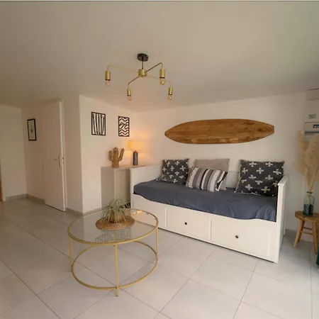 Casa vacanze Renovated 2-room House With Garden Villenave-dʼOrnon