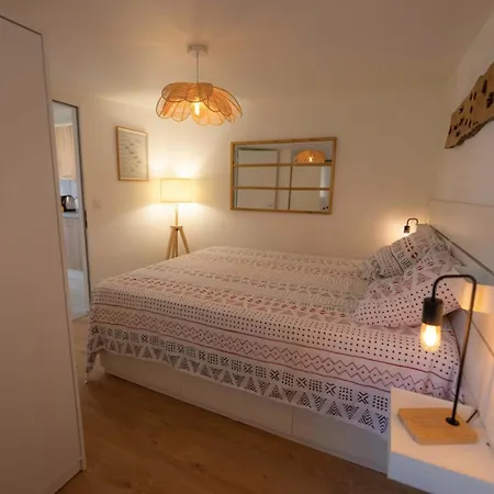 Renovated 2-room House With Garden